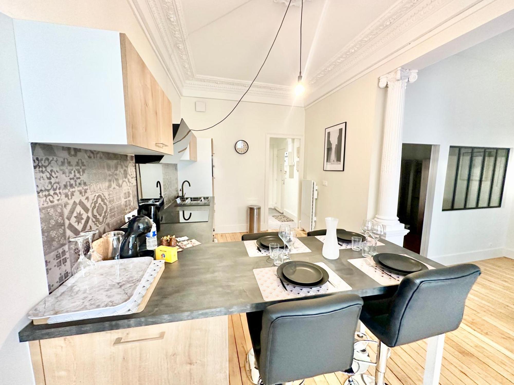 Le Pantheon, Urbain Et Authentique Apartment Лимож Екстериор снимка